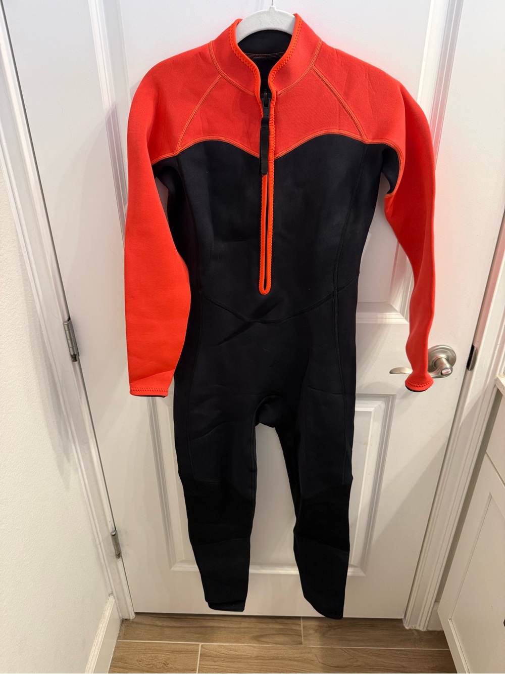 Women’s Juniors Teen medium Black and Orange One-Piece Wetsuit